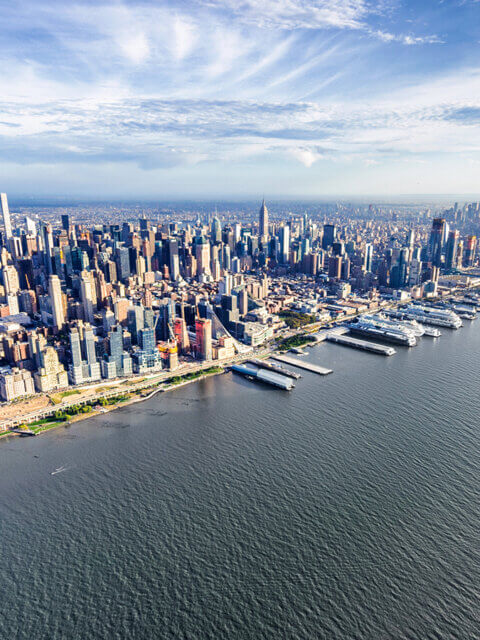 Panoramic view of Manhattan over the Hudson river